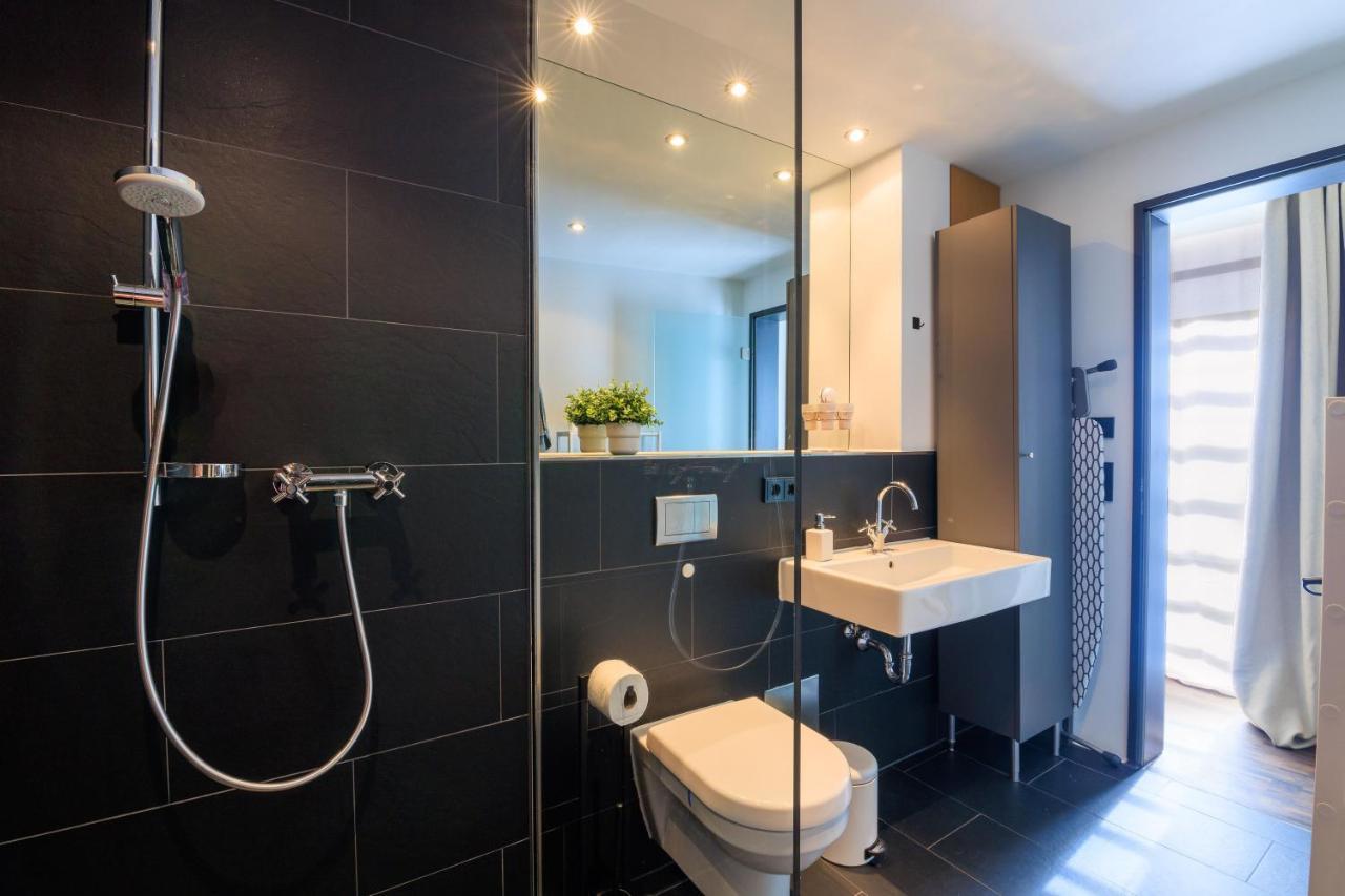 Global Living - Design Apartment I Rathausplatz I Beamer I Ac I Kitchen I اوغسبورغ المظهر الخارجي الصورة