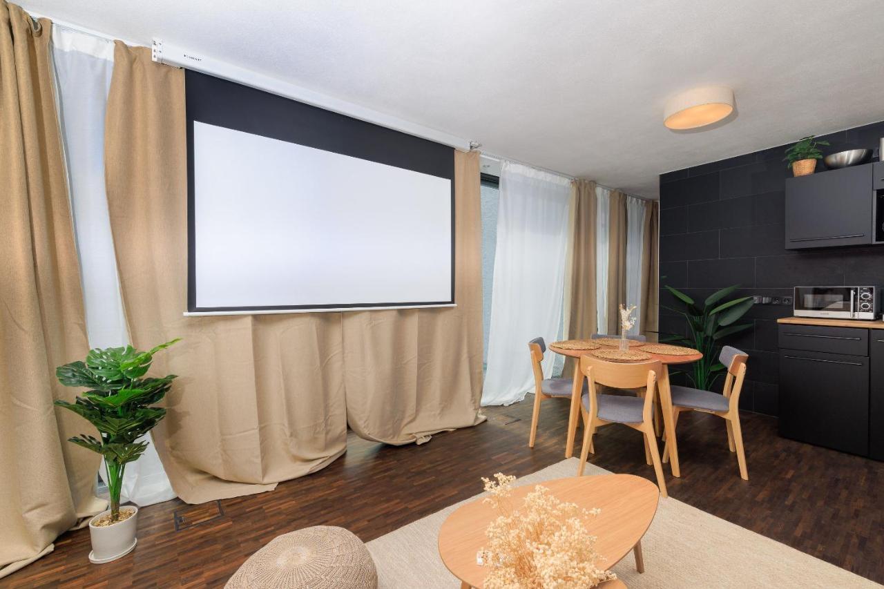 Global Living - Design Apartment I Rathausplatz I Beamer I Ac I Kitchen I اوغسبورغ المظهر الخارجي الصورة